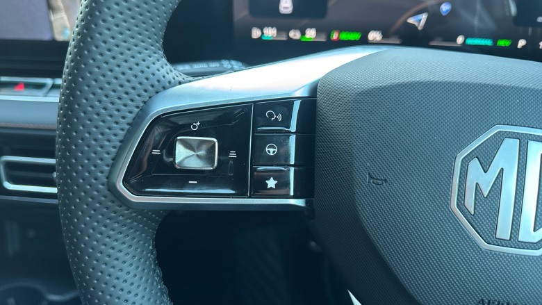 MG HS 1.5 T-GDI PHEV Trophy 5dr Auto Hatchback